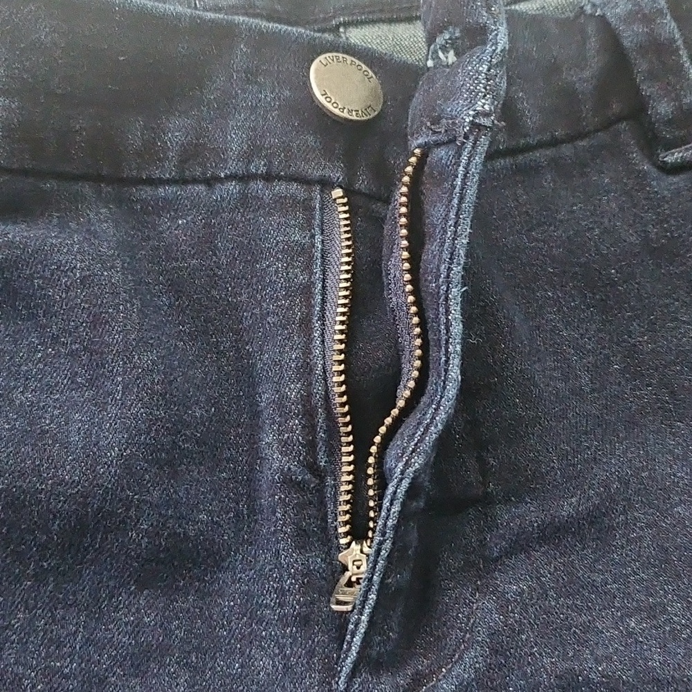 Liverpool The Trouser Short Dark Blue Cuffed Jean Shorts with 5.5" Inseam - Picture 4 of 12